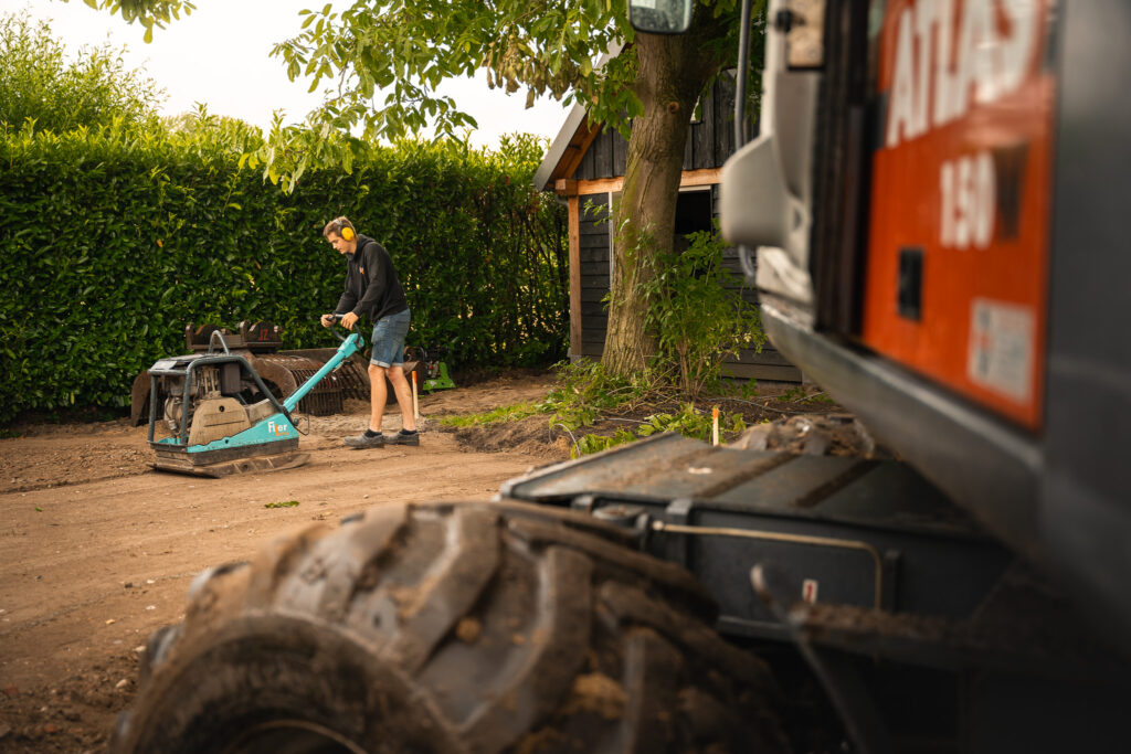 flier-infra-diensten-grondwerk